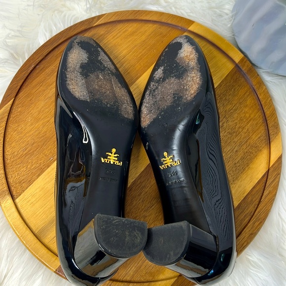 Prada Black Patent Leather Round Toe Bow Heel 2" Elegant Designer Sz. 38.5 - Picture 11 of 11